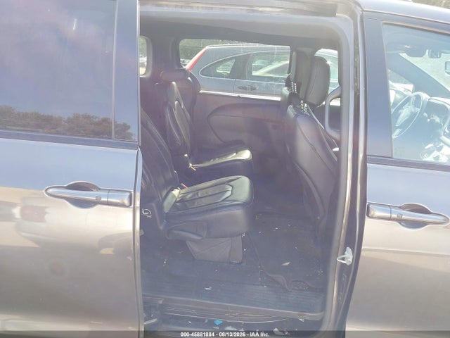 2018 Chrysler Pacifica Touring L მანქანა იყიდება აუქციონზე, vin: 2C4RC1BG9JR261875, აუქციონის ნომერი: 45881884