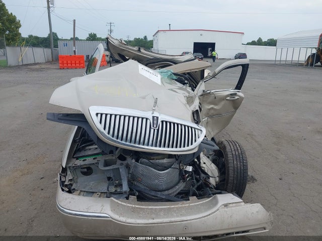 Продажа на аукционе авто 2007 Lincoln Town Car Signature Limited, vin: 1LNHM82W57Y638596, номер лота: 45881941