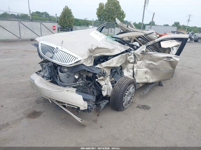Продажа на аукционе авто 2007 Lincoln Town Car Signature Limited, vin: 1LNHM82W57Y638596, номер лота: 45881941