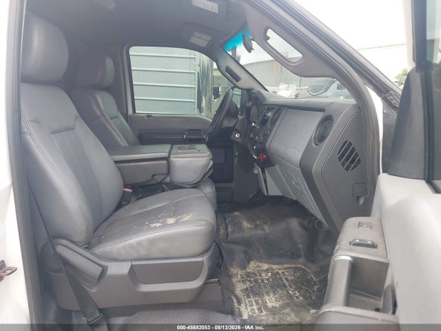 45882053 :رقم المزاد ، 1FDUF5GT9BEA02344 vin ، 2011 Ford F-550 Chassis Xl مزاد بيع