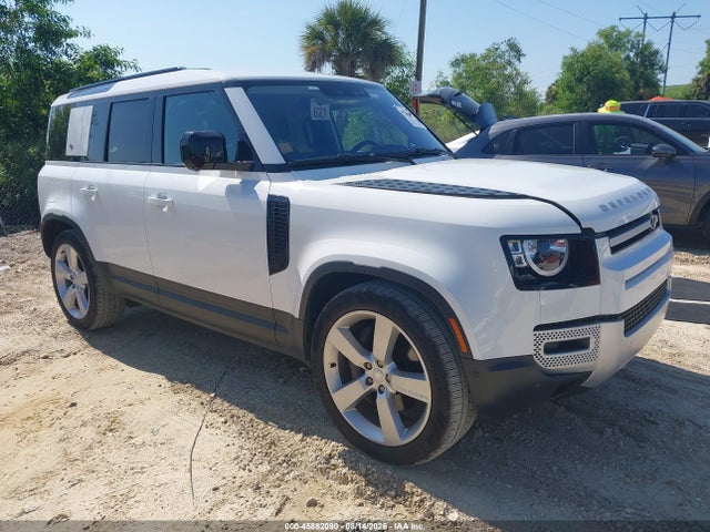 Продажа на аукционе авто 2022 Land Rover Defender 110 S, vin: SALEJERX8N2099686, номер лота: 45882090