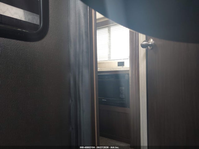 2020 Forest River Cherokee 274wk Travel Trailer მანქანა იყიდება აუქციონზე, vin: 4X4TCKC20LX144005, აუქციონის ნომერი: 45882104