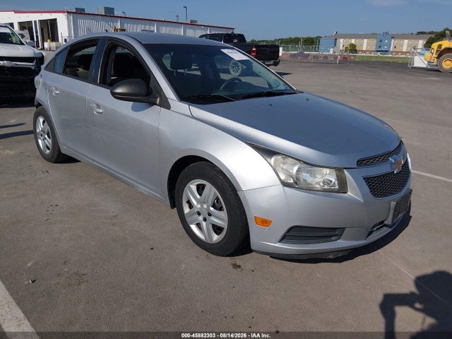 45882303 :رقم المزاد ، 1G1PB5SG1E7328860 vin ، 2014 Chevrolet Cruze Ls Manual مزاد بيع
