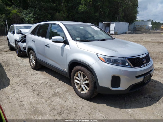 45882329 :رقم المزاد ، 5XYKTCA6XFG564584 vin ، 2015 Kia Sorento Lx مزاد بيع