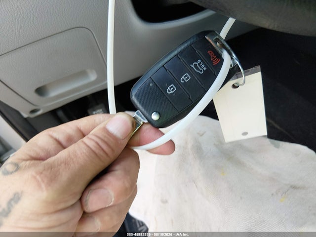 45882329 :رقم المزاد ، 5XYKTCA6XFG564584 vin ، 2015 Kia Sorento Lx مزاد بيع