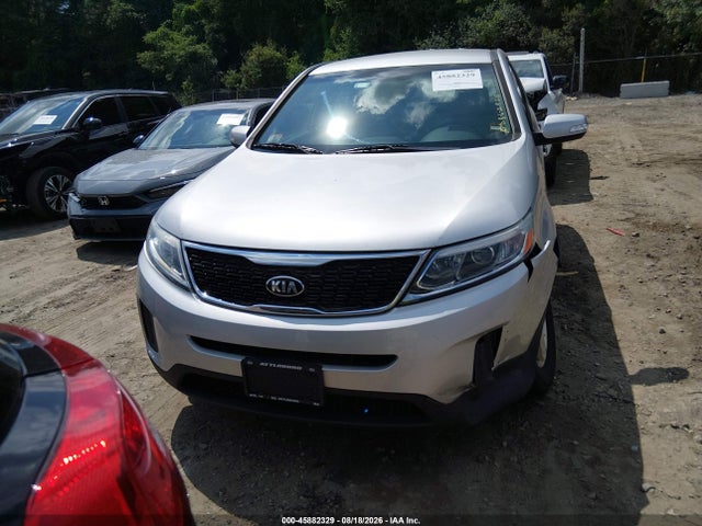 45882329 :رقم المزاد ، 5XYKTCA6XFG564584 vin ، 2015 Kia Sorento Lx مزاد بيع