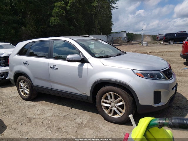 45882329 :رقم المزاد ، 5XYKTCA6XFG564584 vin ، 2015 Kia Sorento Lx مزاد بيع