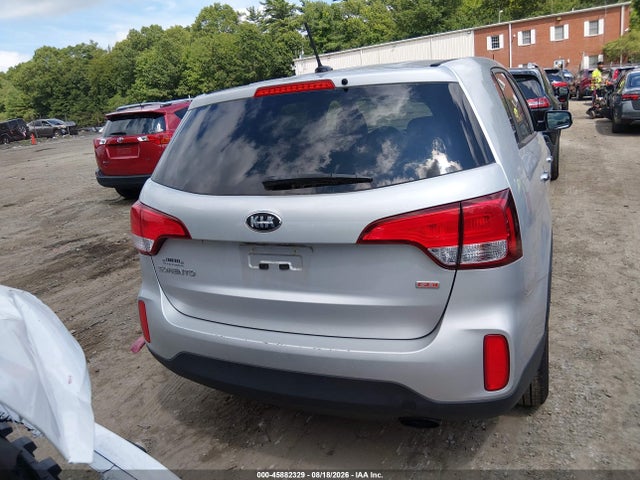 45882329 :رقم المزاد ، 5XYKTCA6XFG564584 vin ، 2015 Kia Sorento Lx مزاد بيع