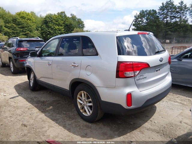 45882329 :رقم المزاد ، 5XYKTCA6XFG564584 vin ، 2015 Kia Sorento Lx مزاد بيع