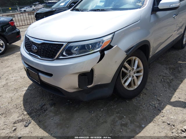 45882329 :رقم المزاد ، 5XYKTCA6XFG564584 vin ، 2015 Kia Sorento Lx مزاد بيع
