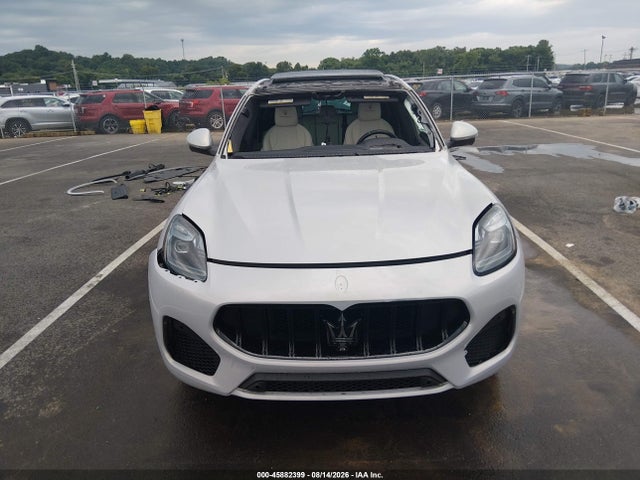 Продажа на аукционе авто 2023 Maserati Grecale Modena, vin: ZN682AVM6P7407688, номер лота: 45882399