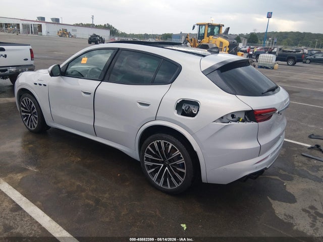 Продажа на аукционе авто 2023 Maserati Grecale Modena, vin: ZN682AVM6P7407688, номер лота: 45882399