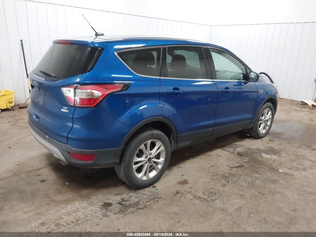 Продажа на аукционе авто 2017 Ford Escape Se, vin: 1FMCU9GD5HUE18505, номер лота: 45882468