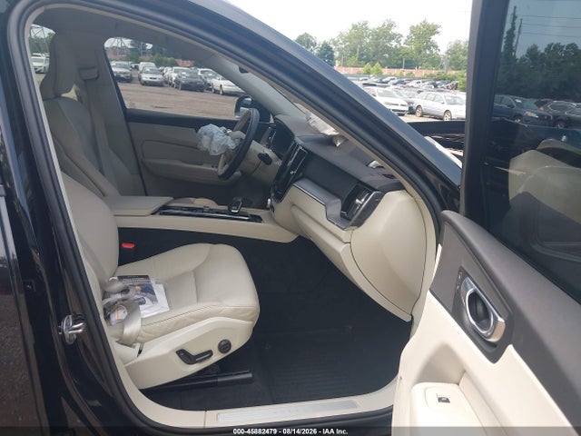 Aukcja sprzedaży 2025 Volvo Xc60 B5 Core, vin: YV4M12RJ8S1166458, numer aukcji: 45882479