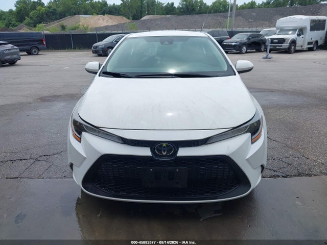 45882577 :رقم المزاد ، 5YFVPMAE7MP261396 vin ، 2021 Toyota Corolla Le مزاد بيع