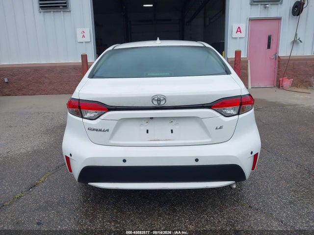 45882577 :رقم المزاد ، 5YFVPMAE7MP261396 vin ، 2021 Toyota Corolla Le مزاد بيع