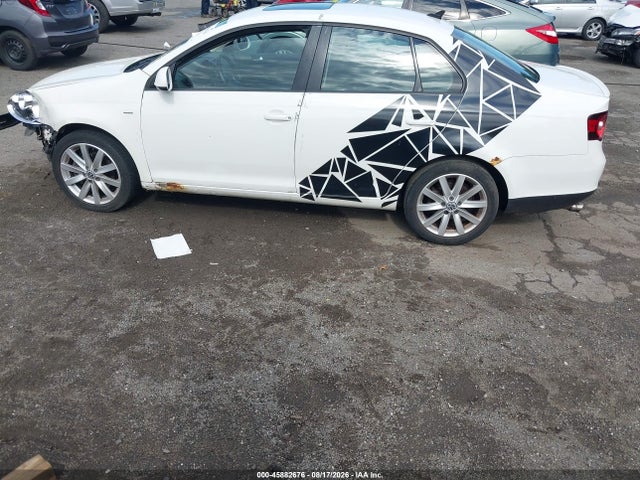 45882676 :رقم المزاد ، 3VWRJ7AJ8AM151622 vin ، 2010 Volkswagen Jetta Wolfsburg Edition مزاد بيع