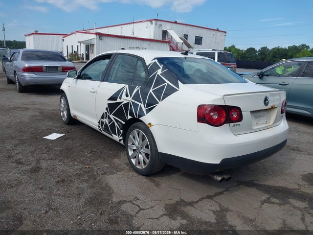 45882676 :رقم المزاد ، 3VWRJ7AJ8AM151622 vin ، 2010 Volkswagen Jetta Wolfsburg Edition مزاد بيع