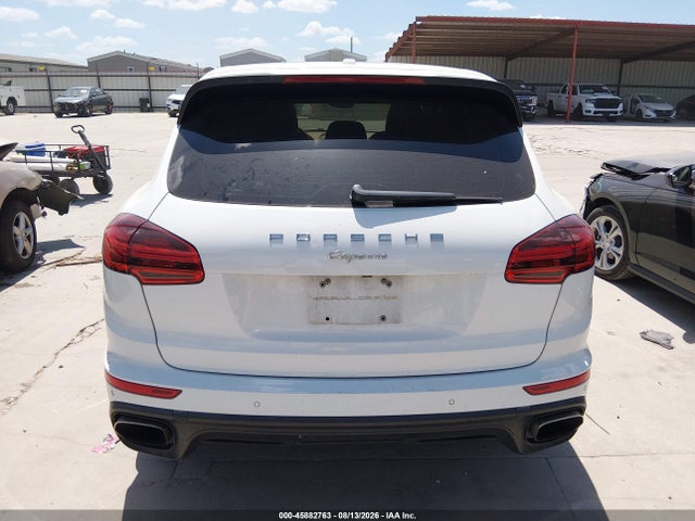 45882763 :رقم المزاد ، WP1AA2A2XGLA02259 vin ، 2016 Porsche Cayenne مزاد بيع