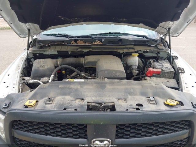 45882791 :رقم المزاد ، 1C6RR7KG4JS293110 vin ، 2018 Ram 1500 Tradesman  4x4 5'7 Box مزاد بيع