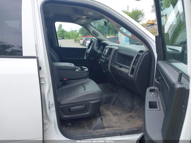 45882791 :رقم المزاد ، 1C6RR7KG4JS293110 vin ، 2018 Ram 1500 Tradesman  4x4 5'7 Box مزاد بيع