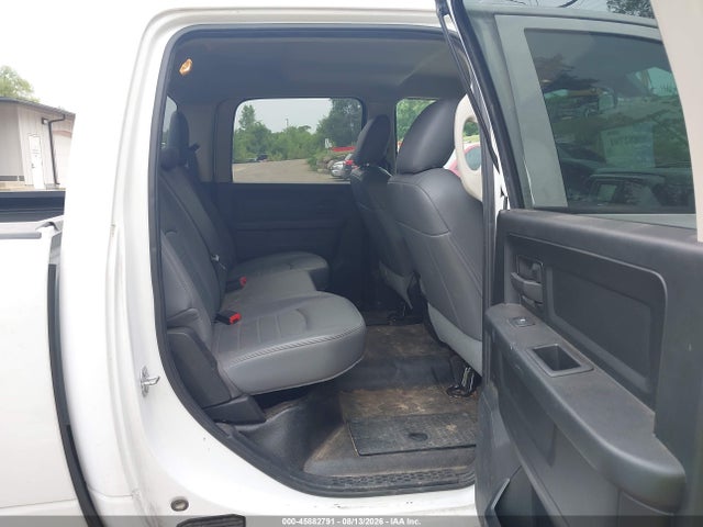 45882791 :رقم المزاد ، 1C6RR7KG4JS293110 vin ، 2018 Ram 1500 Tradesman  4x4 5'7 Box مزاد بيع