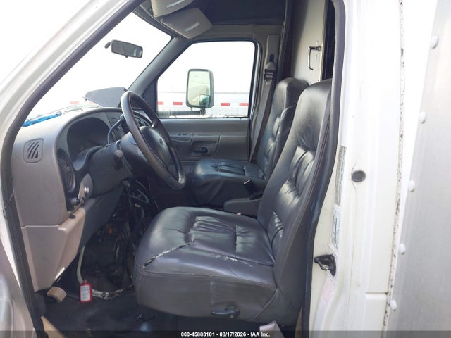 45883101 :رقم المزاد ، 1FDXE40S4XHA03838 vin ، 1999 Ford Econoline E450 Super Duty Cutwy  Rv مزاد بيع
