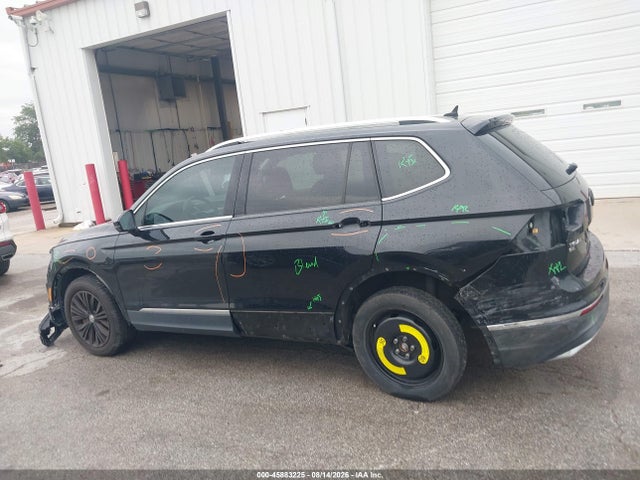 45883225 :رقم المزاد ، 3VV2B7AX7JM017479 vin ، 2018 Volkswagen Tiguan 2.0t Se/2.0t Sel مزاد بيع