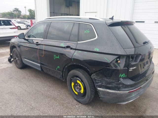 45883225 :رقم المزاد ، 3VV2B7AX7JM017479 vin ، 2018 Volkswagen Tiguan 2.0t Se/2.0t Sel مزاد بيع