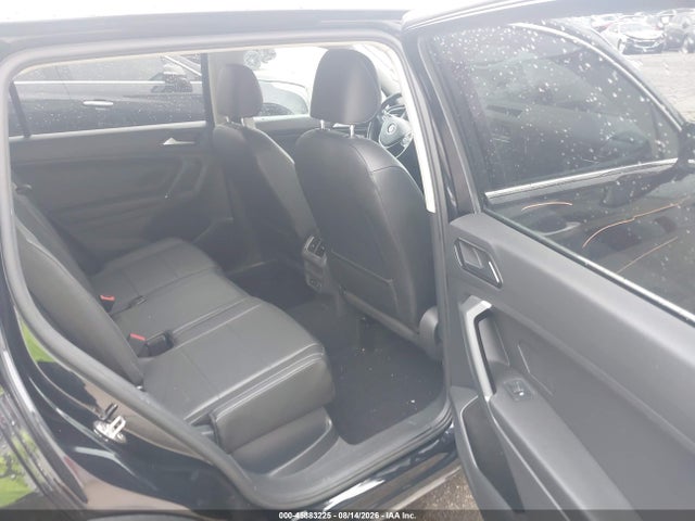 45883225 :رقم المزاد ، 3VV2B7AX7JM017479 vin ، 2018 Volkswagen Tiguan 2.0t Se/2.0t Sel مزاد بيع