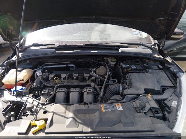 45883379 :رقم المزاد ، 1FADP3K28FL255358 vin ، 2015 Ford Focus Se مزاد بيع