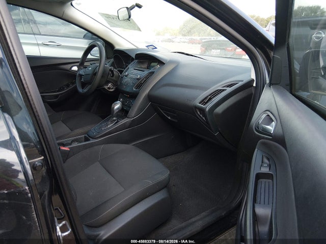 45883379 :رقم المزاد ، 1FADP3K28FL255358 vin ، 2015 Ford Focus Se مزاد بيع