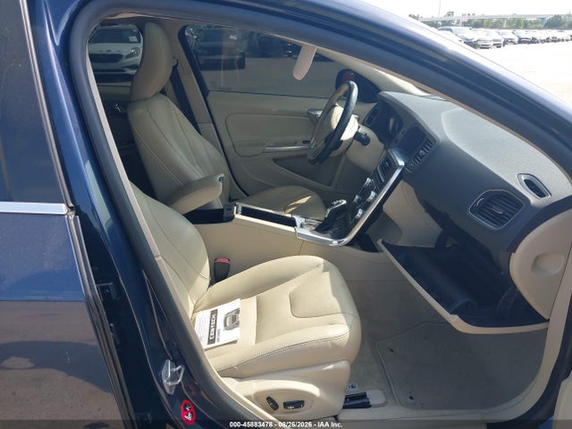 YV126MFK2F1337032 Volvo S60 T5 Premier
