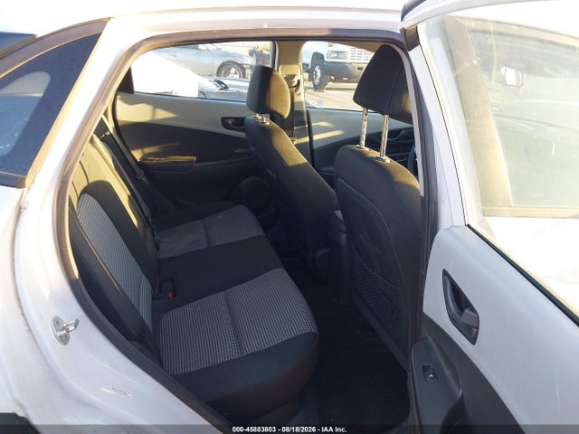 2019 Hyundai Kona Se მანქანა იყიდება აუქციონზე, vin: KM8K12AA1KU320301, აუქციონის ნომერი: 45883803