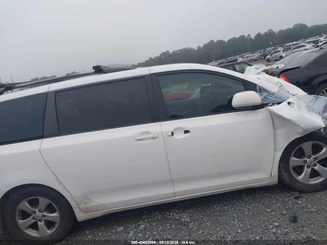 Продаж на аукціоні авто 2011 Toyota Sienna Le V6, vin: 5TDKK3DC3BS131125, номер лоту: 45883896