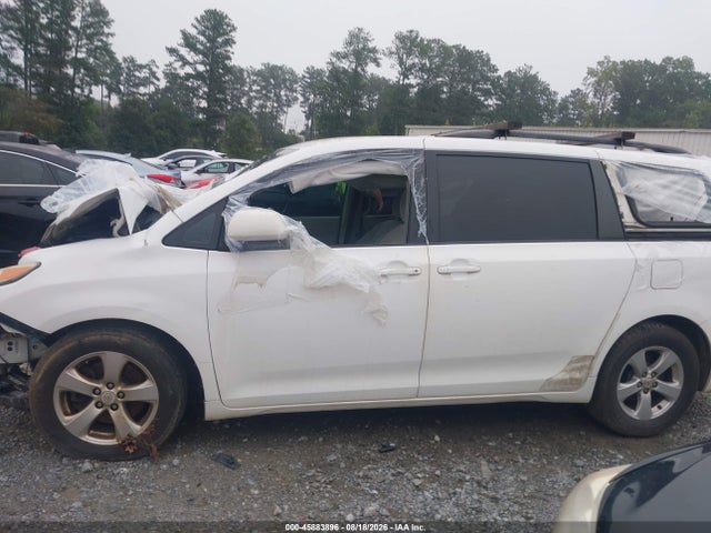 Продаж на аукціоні авто 2011 Toyota Sienna Le V6, vin: 5TDKK3DC3BS131125, номер лоту: 45883896