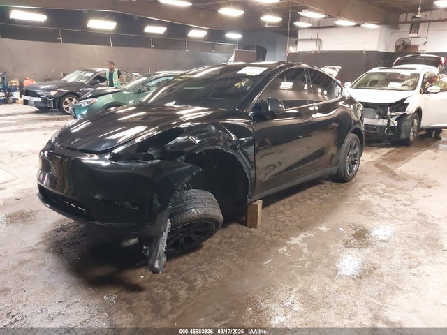 Продаж на аукціоні авто 2024 Tesla Model Y Long Range Dual Motor All-wheel Drive, vin: 7SAYGDEE5RA323128, номер лоту: 45883936