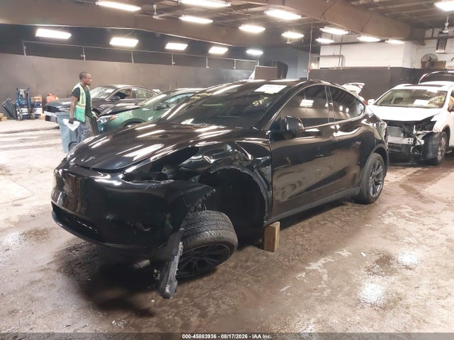 Продаж на аукціоні авто 2024 Tesla Model Y Long Range Dual Motor All-wheel Drive, vin: 7SAYGDEE5RA323128, номер лоту: 45883936