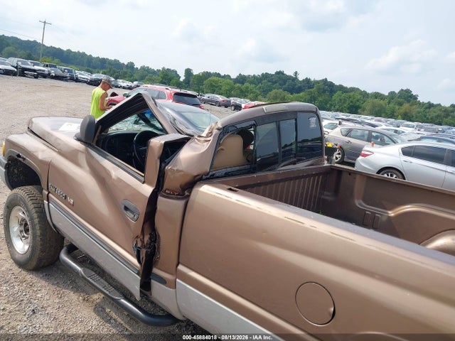 45884018 :رقم المزاد ، 3B7KF26Z2YM233590 vin ، 2000 Dodge Ram 2500 St مزاد بيع