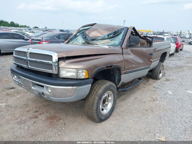 45884018 :رقم المزاد ، 3B7KF26Z2YM233590 vin ، 2000 Dodge Ram 2500 St مزاد بيع