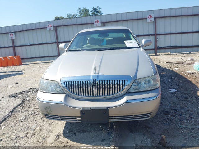 Продажа на аукционе авто 2004 Lincoln Town Car Ultimate, vin: 1LNHM83W14Y674134, номер лота: 45884279