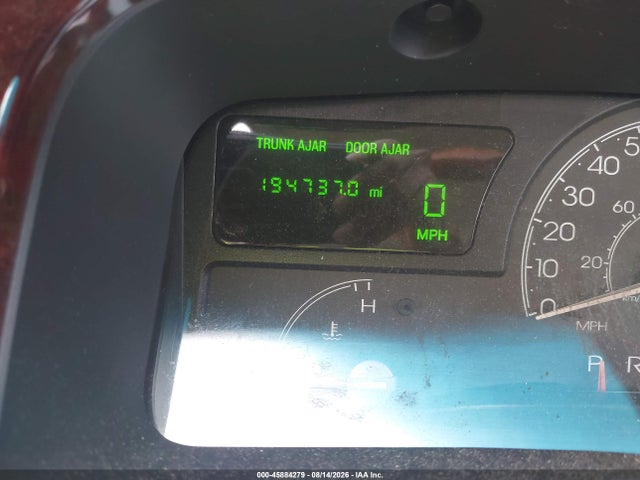 Продажа на аукционе авто 2004 Lincoln Town Car Ultimate, vin: 1LNHM83W14Y674134, номер лота: 45884279