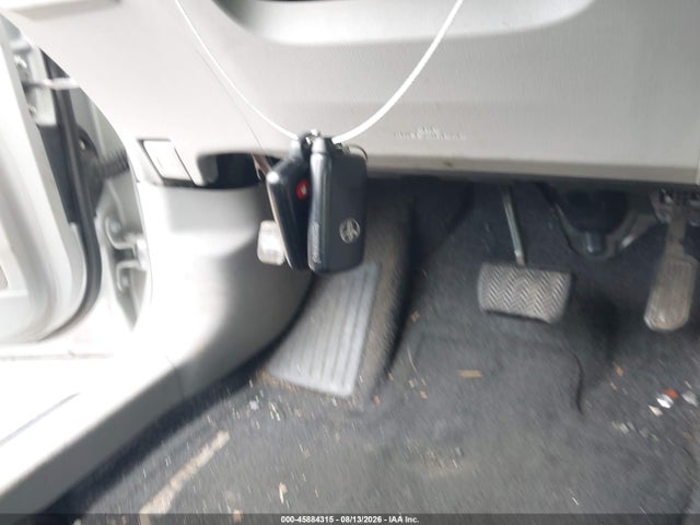 JTDZN3EU0FJ021116 Toyota Prius V Four