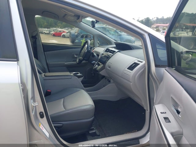 JTDZN3EU0FJ021116 Toyota Prius V Four