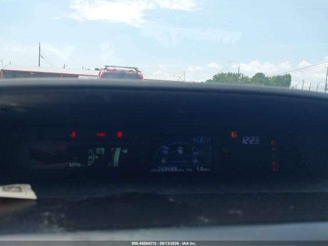JTDZN3EU0FJ021116 Toyota Prius V Four
