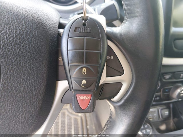 45884409 :رقم المزاد ، 1C4PJMBB0FW776278 vin ، 2015 Jeep Cherokee Trailhawk مزاد بيع