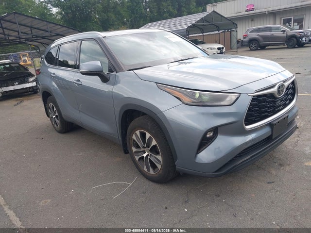 Продажа на аукционе авто 2022 Toyota Highlander Xle, vin: 5TDGZRBH9NS244018, номер лота: 45884411