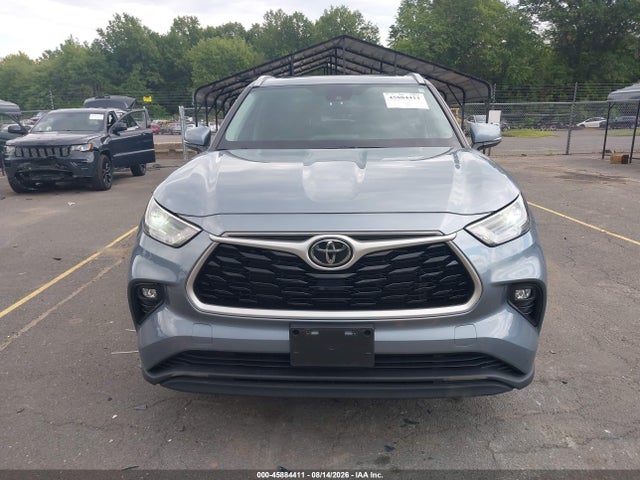 Продажа на аукционе авто 2022 Toyota Highlander Xle, vin: 5TDGZRBH9NS244018, номер лота: 45884411