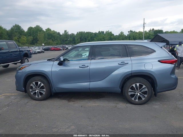 Продажа на аукционе авто 2022 Toyota Highlander Xle, vin: 5TDGZRBH9NS244018, номер лота: 45884411