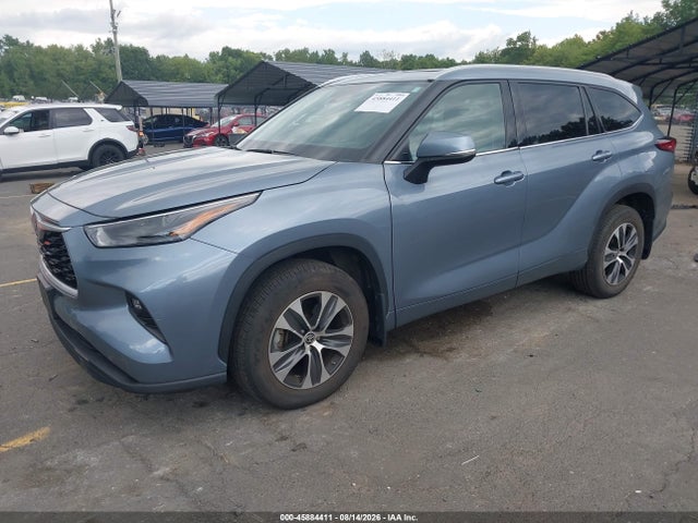 Продажа на аукционе авто 2022 Toyota Highlander Xle, vin: 5TDGZRBH9NS244018, номер лота: 45884411